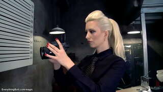 Peitos grandes MILF cop Cereixa Rasgado anal xoguetes morena preso Maddy O Reilly na oficina, a continuación, anal fode e Veronica Avluv en prisión móbil trío