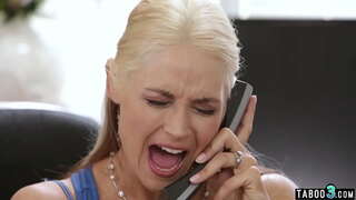 Том titted cougar stepmothers зэрлэг галзуугийн нь түүний perv stepson