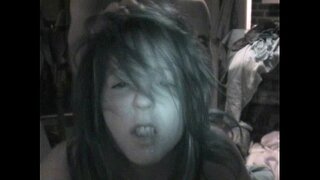 Сэксуальную маленькую шлюшку жонку МЮ жорстка трахал, як шлюха, яе хлопец.