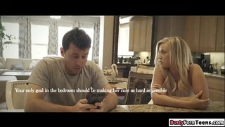 Blonde ይገናኛሉ ቀጥል አዳዲስ ግምገማዎች ደረጃ ውስጥ ይታያል መንገድ