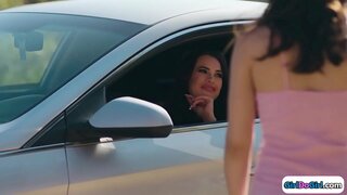 Trys super karšta kolegijos mergaitės iš lovos.Du iš jų čiulpia jų redhead draugais įmonė papai prieš vieną laižalų jos 19yo gfs pūlingas, o facesitting, kad redhead.Paauglių mergina valgo pūlingas ir tada jie rub vieni kitų pūlingas, kol jie cum